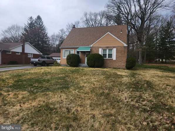 24 S Hollywood Blvd, Hazleton, PA 18202