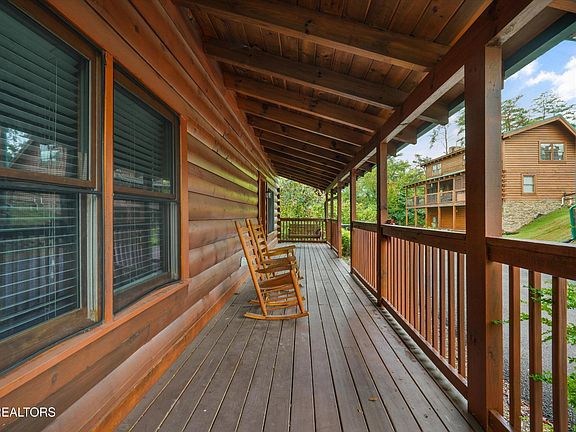4th image of 3303 Kestrel Way