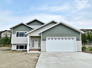3724 32nd St W, Williston, ND 58801