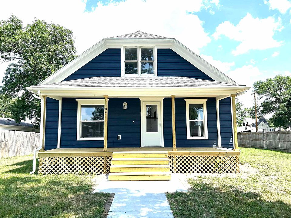 1st image of 104 N 6th St