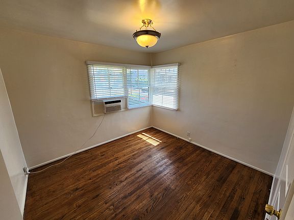 5th image of 1645 Armacost Ave