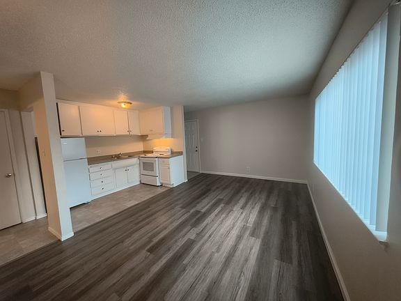 2nd image of 3669 Myrtle Ave #3689-10