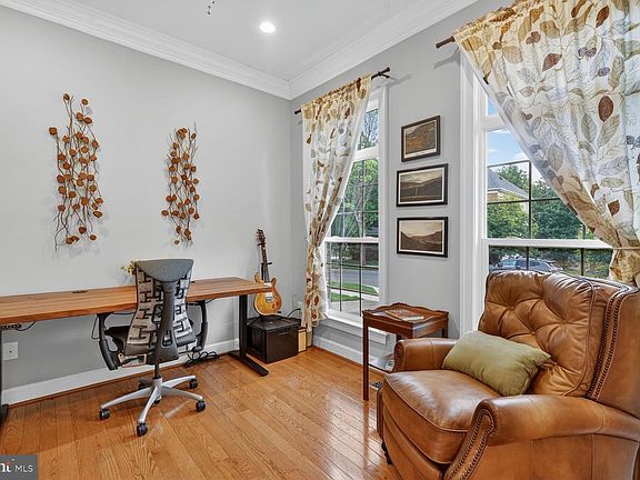 4th image of 414 Summer Garden Way