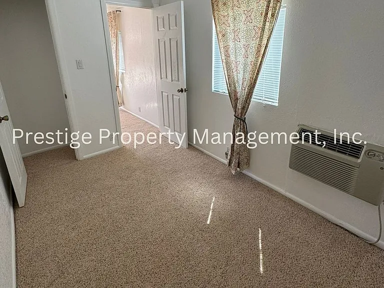 3301 E Flower St — Photo 5