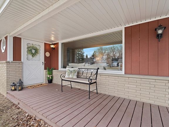 4th image of 1915 Sprucewood Ln