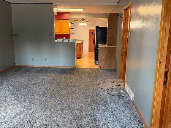 2nd image of 610 E 3rd St