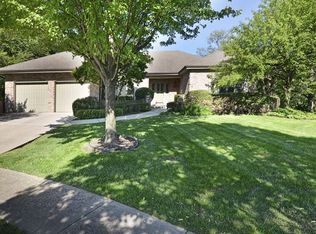 448 Woodgate Ct, Willowbrook, IL