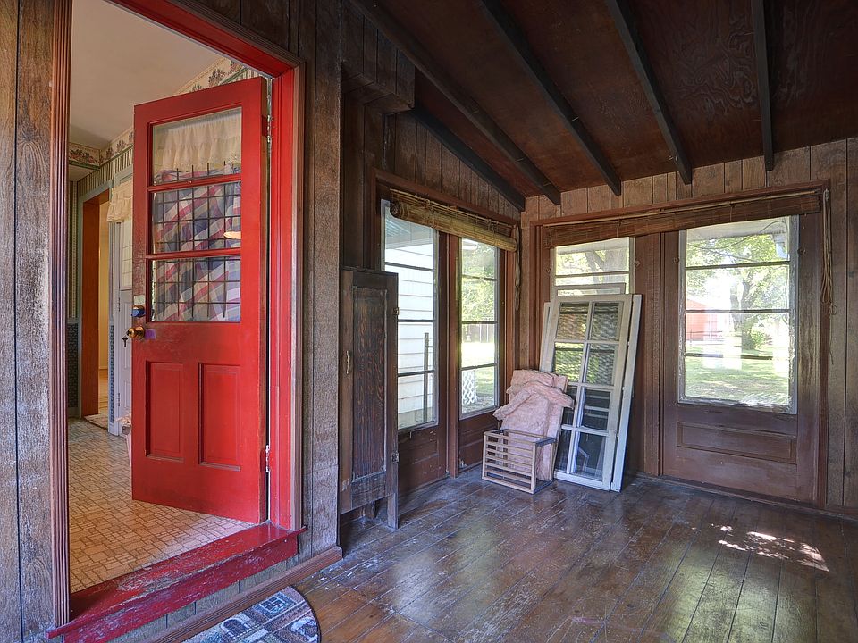 2nd image of 3180 Jaycox Rd