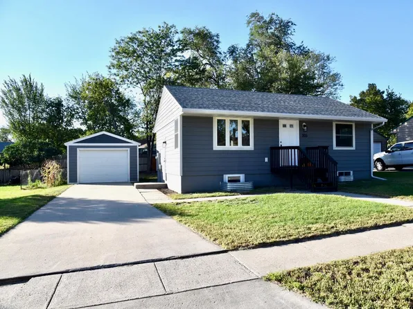 203 N Tyler Ave, Pierre, SD 57501