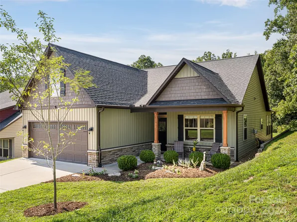 45 Brown St, Weaverville, NC 28787