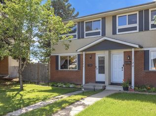 120 E Pennsburg Way SE, Calgary, AB T2A2J5