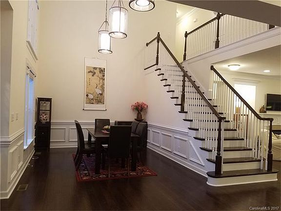 2nd image of 272 Grasshopper Cir