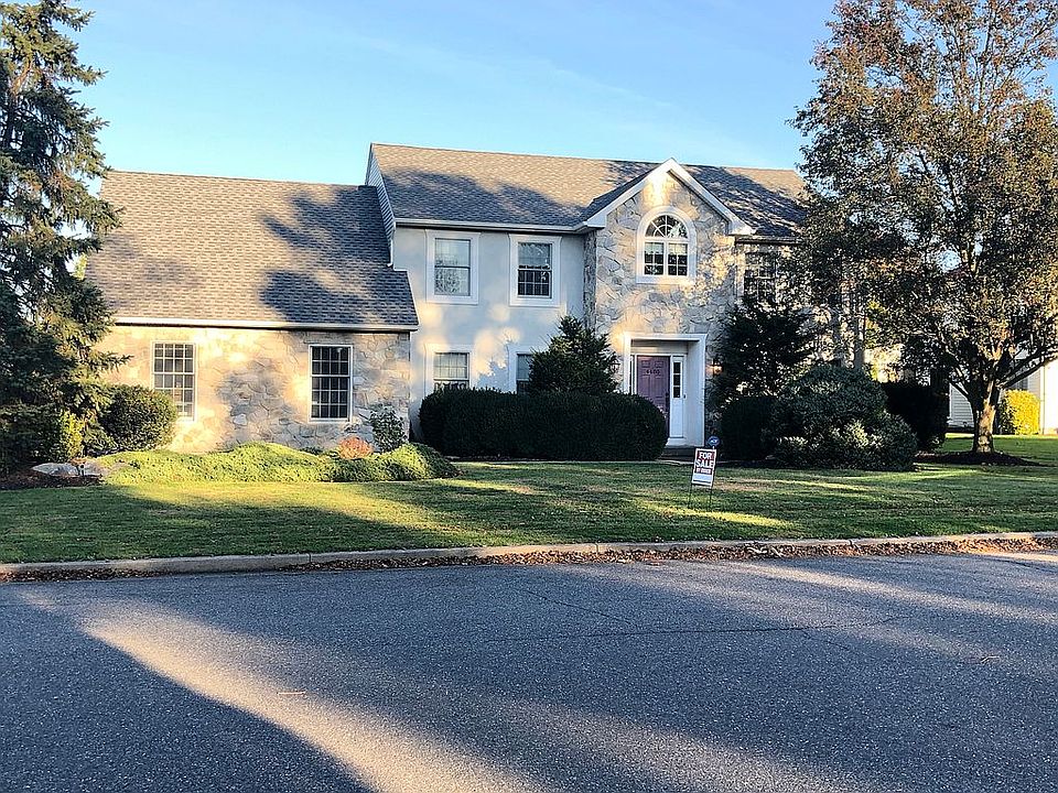 1st image of 4400 Loraine Ln