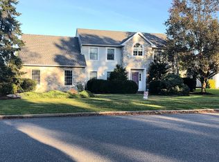4400 Loraine Ln, Bethlehem, PA 18017