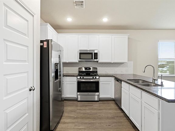 4th image of 8438 Baywatch Cir