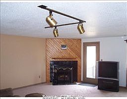 2nd image of 31 Chelsea Ln