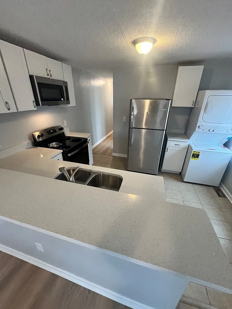 2603 Dundeen St - 2603 — Photo 3