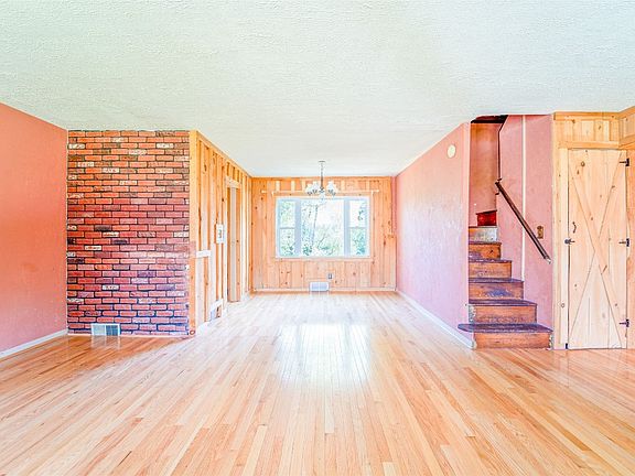 3rd image of 2808 Yale St