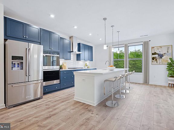 3rd image of 20973 Bluebird Sq