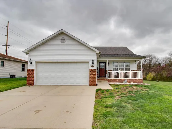 102 N June St, Jerseyville, IL 62052