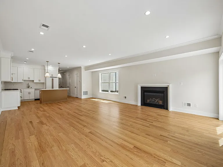 22 Willow St #A — Photo 11
