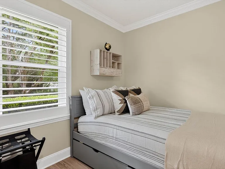 3520 Clifden Dr — Photo 24