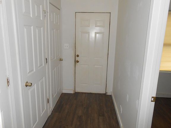 2nd image of 1439 Kemble Ave