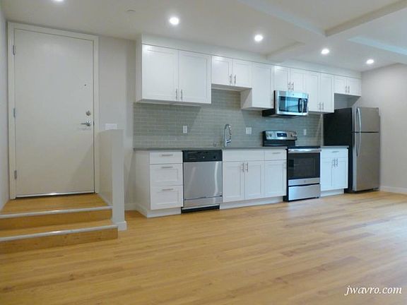 3rd image of 1390 Clay St #1385-A