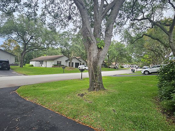 3rd image of 3752 Arelia Dr S