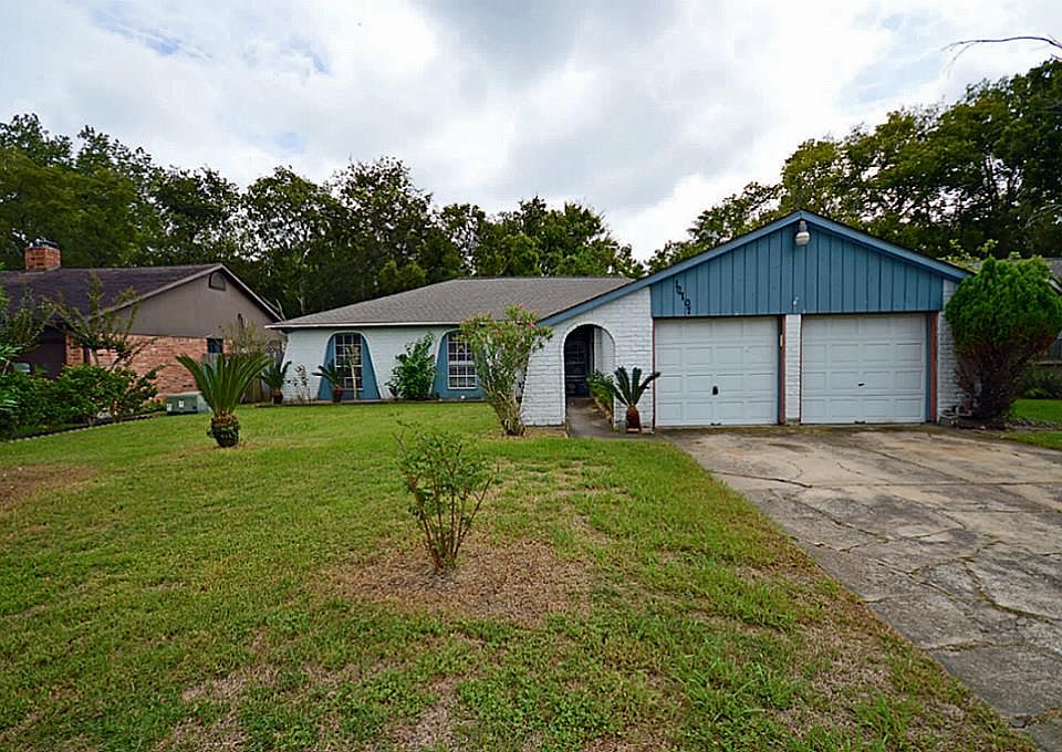 1st image of 10707 Glenwolde Dr