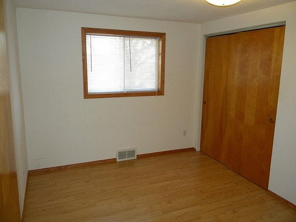 5th image of 106 E 1st St APT 2