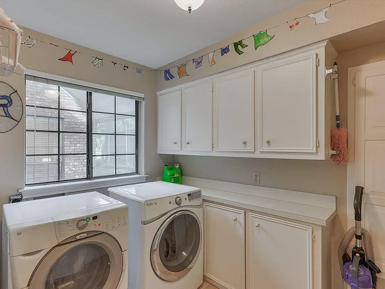 6507 Clubhouse Cir — Photo 39