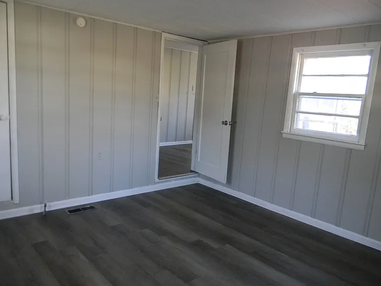 4305 Pulaski St — Photo 6