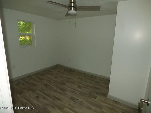 5th image of 203 Peters St