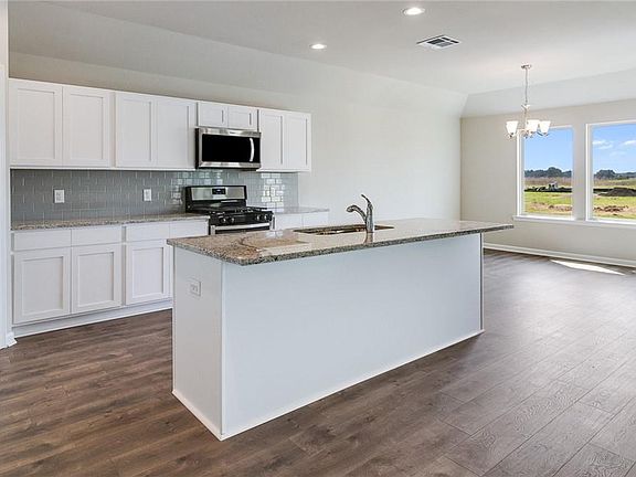 4th image of 8128 Kelsey Ln