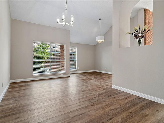 3rd image of 2616 Potomac Dr