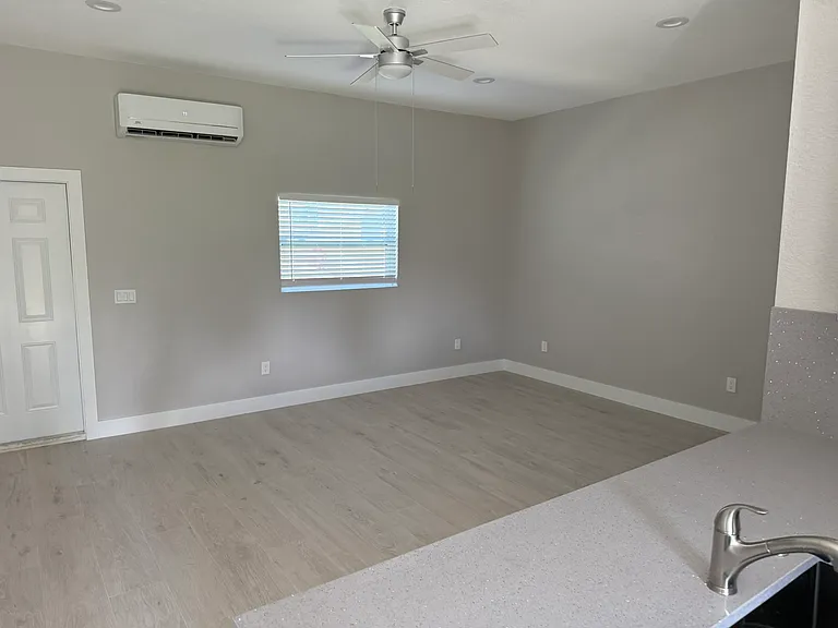 7035 Babcock Rd #C — Photo 5