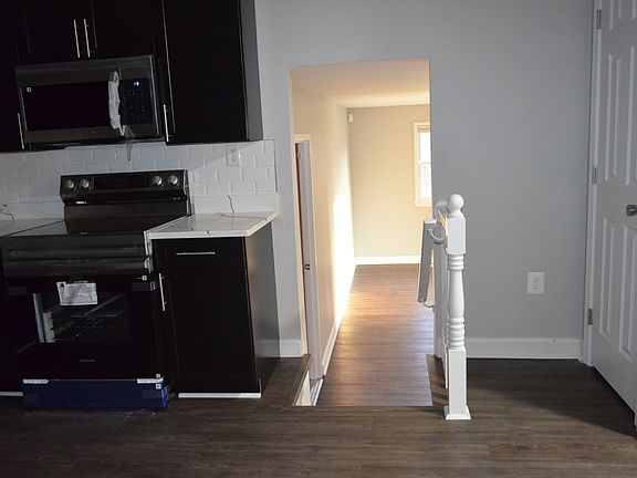 3rd image of 206 Shady Glen Dr