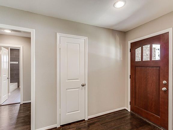 3rd image of 11515 Landsdowne Dr