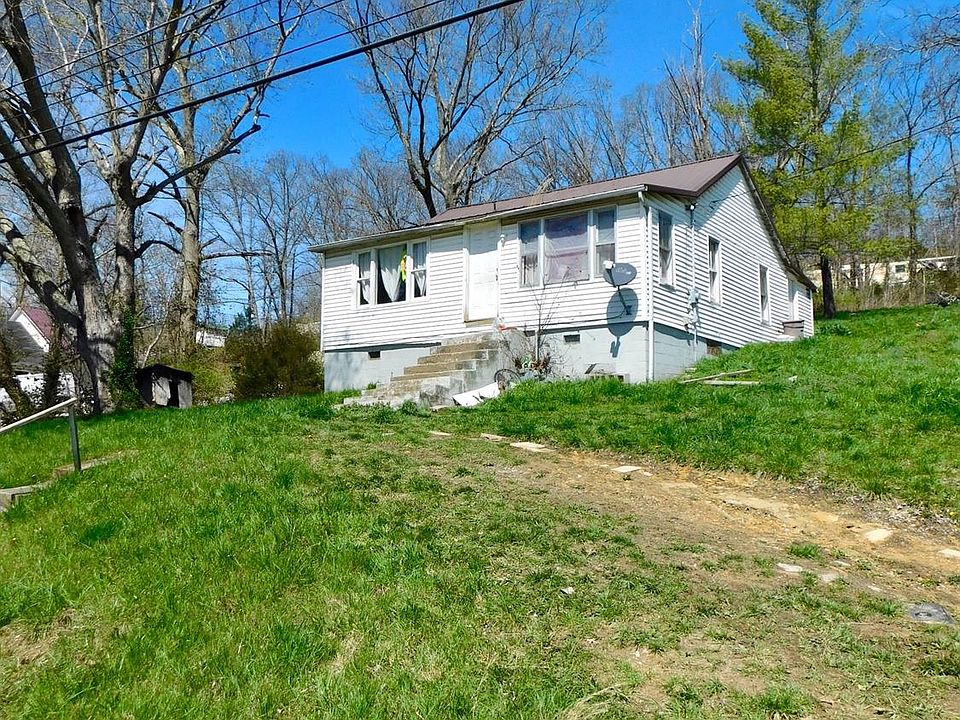 2nd image of 2596 Richmond Rd