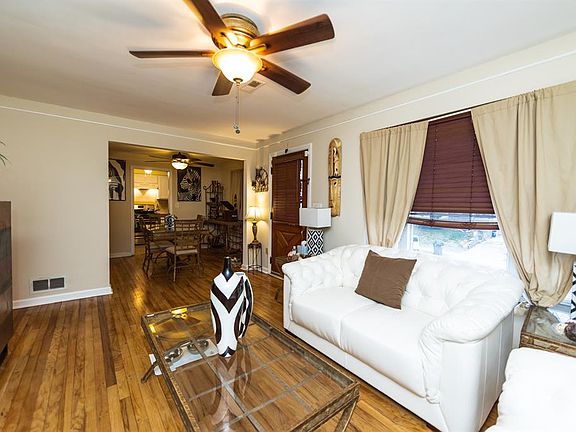 3rd image of 3947 Standish Ave
