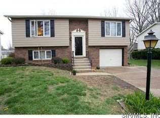 208 Las Olas Dr, Belleville, IL 62221