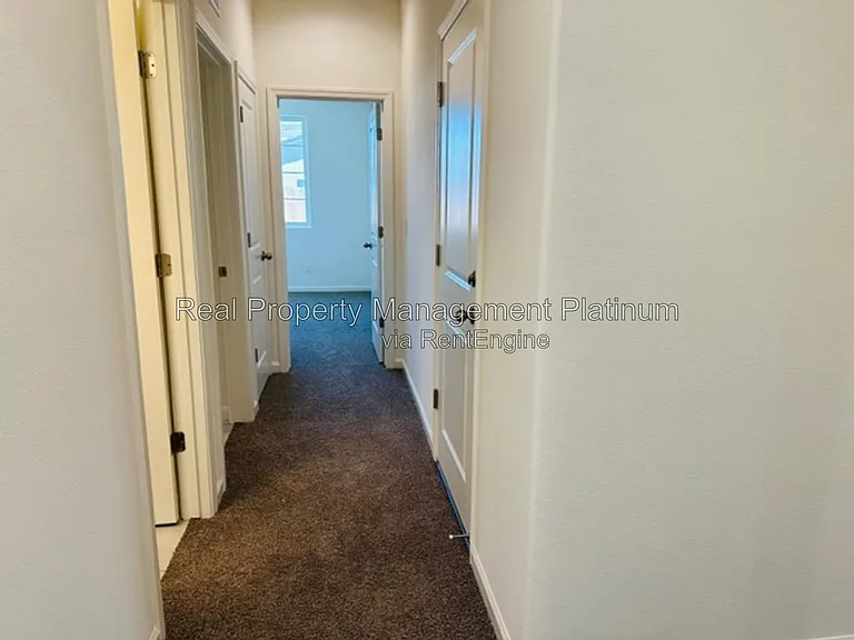 1477 Las Rosas Ave — Photo 15