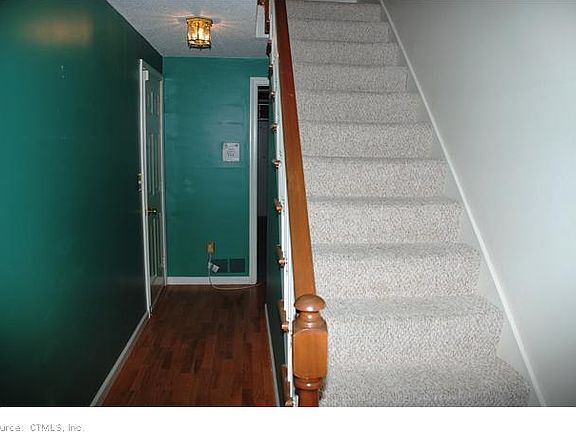 3rd image of 101 Fox Hollow Dr