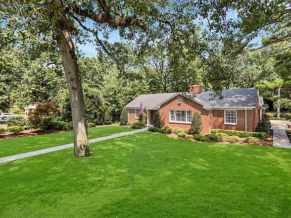 3rd image of 4077 Camellia Dr