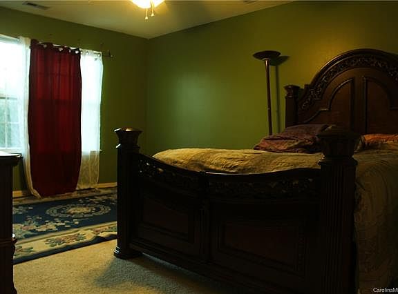 3rd image of 8155 Kings Creek Dr