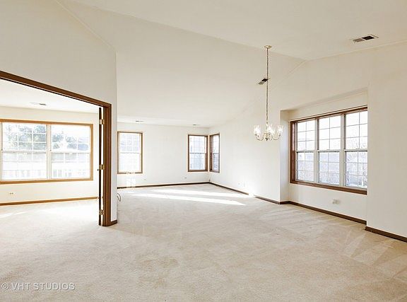 4th image of 350 Winfield Ct #19138