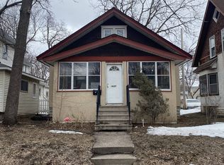 1637 Hewitt Ave, Saint Paul, MN 55104
