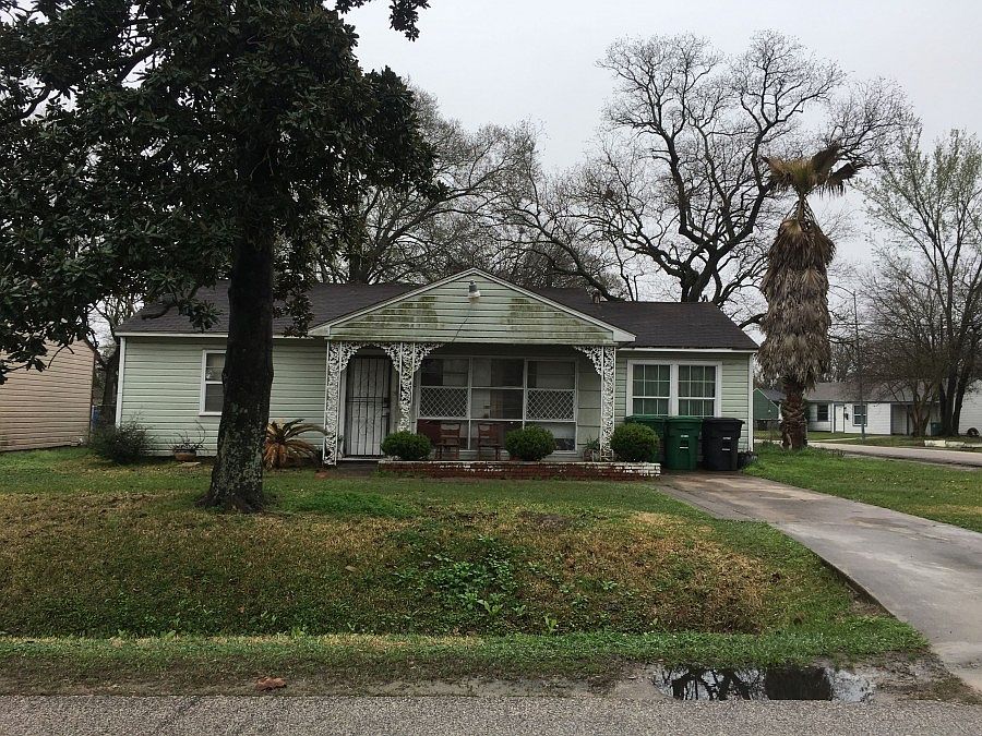 1st image of 2909 McCrarey Dr