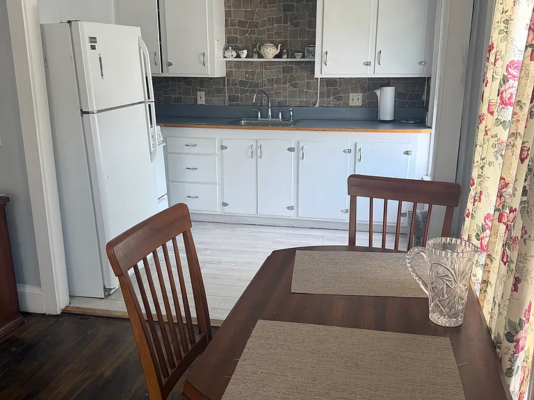 184 Essex St #4 — Photo 1